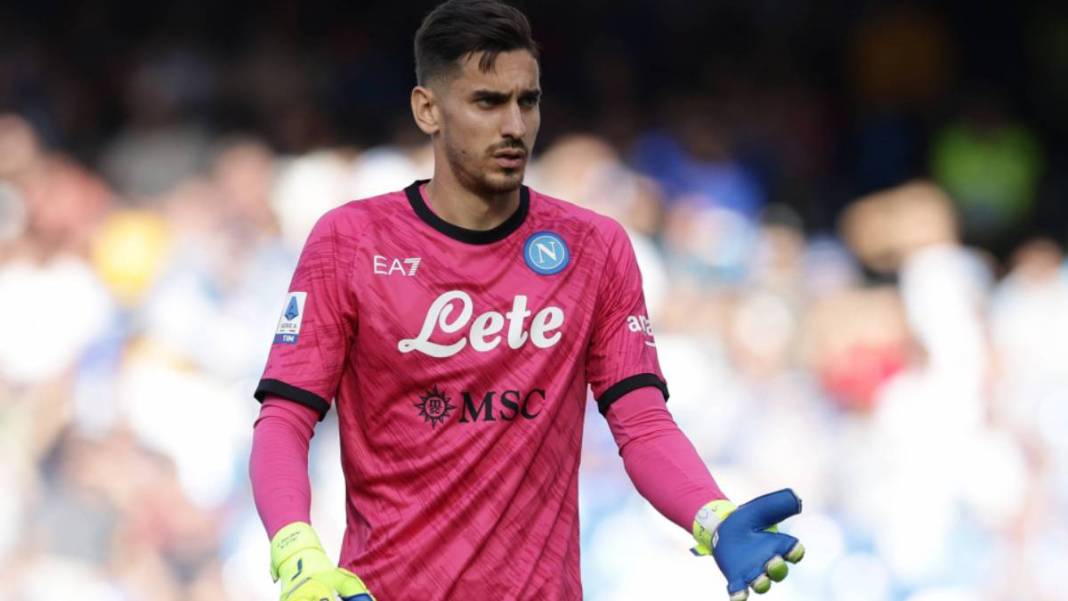 Fernando Muslera dönemi sona eriyor! Galatasaray dünyaca ünlü kaleci ile anlaştı. Efsane isim o tarihte imzayı atacak 5